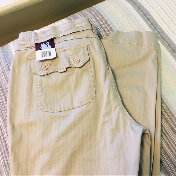 Gloria Vanderbilt Ruby Slacks - 12 - Picture 4 of 5